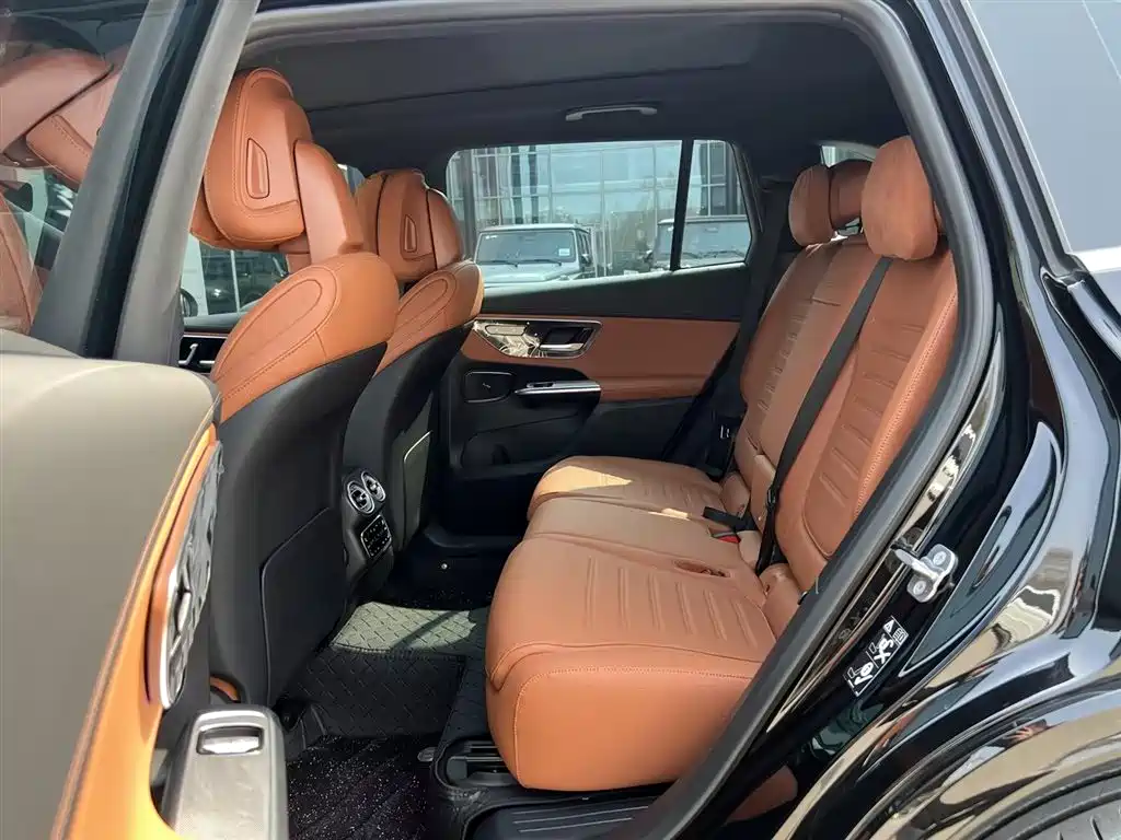 Mercedes-Benz GLC 2024 GLC 260 L 4MATIC Luxury 7-seater фото 14