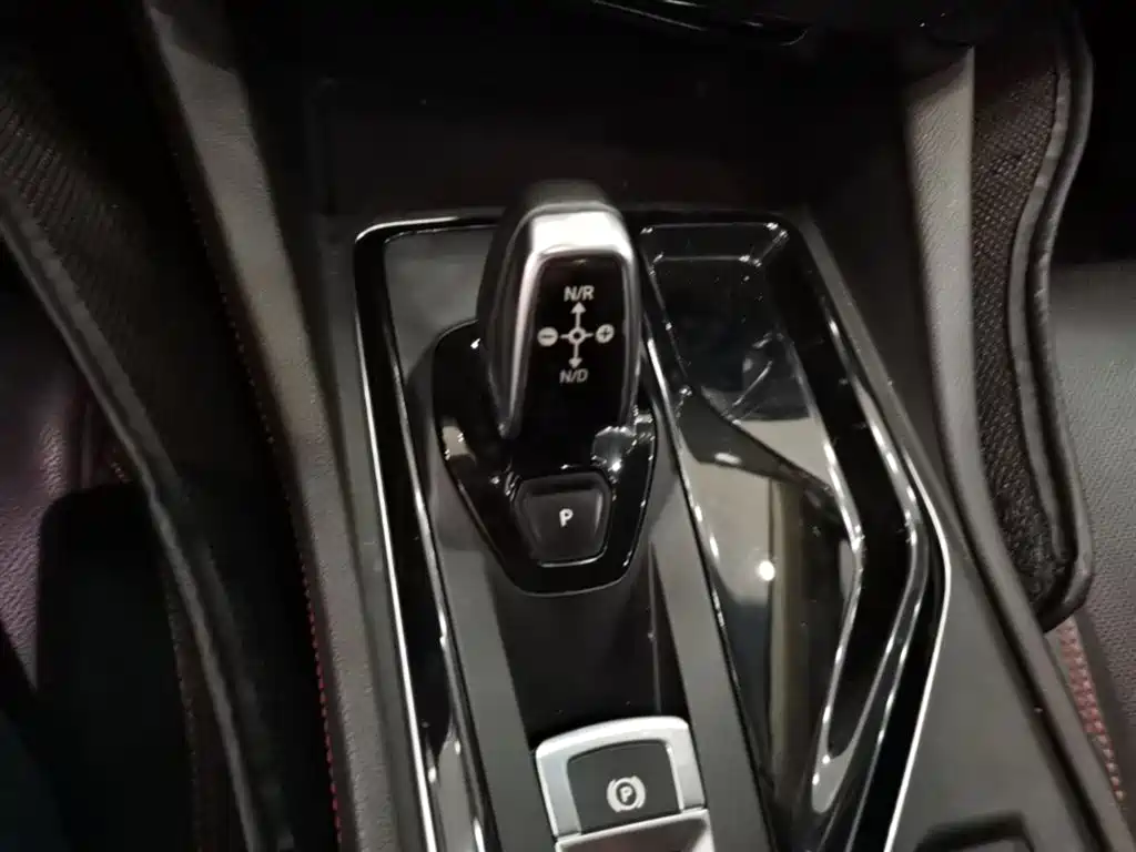 Lynk & Co 02 2018 1.5T DCT 2WD Power Edition China V фото 14