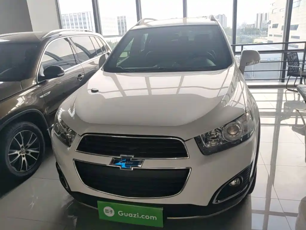 Photo 3 - Chevrolet Captiva