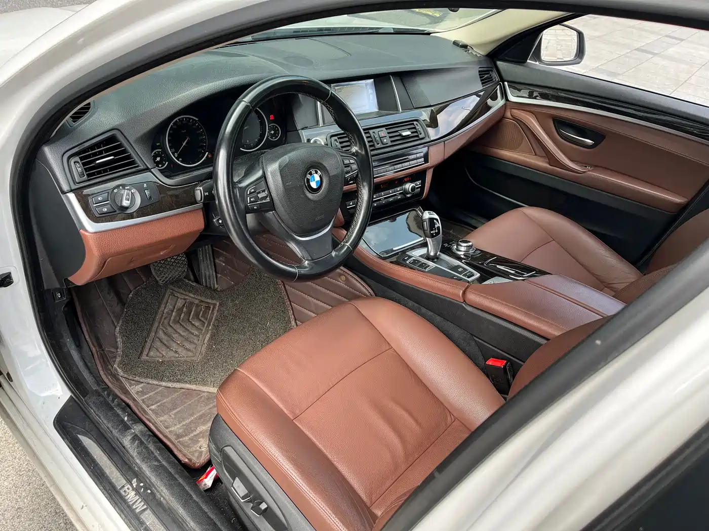 BMW 5 Series 2017 525Li Leading Edition фото 12