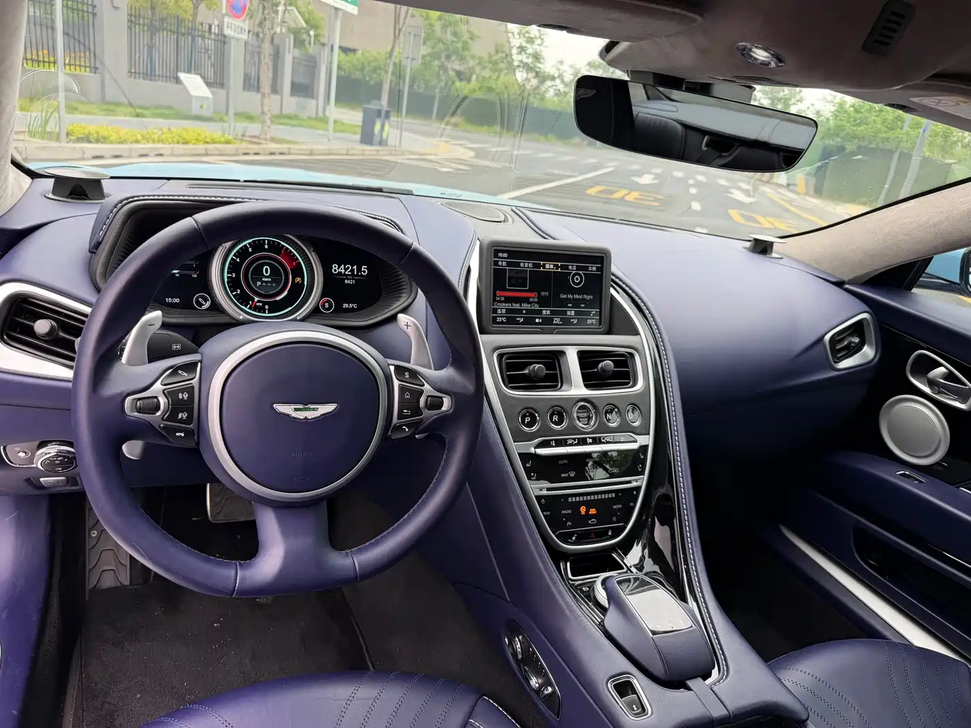 Aston Martin DB11 2019 Model 4.0T V8 Coupe фото 11