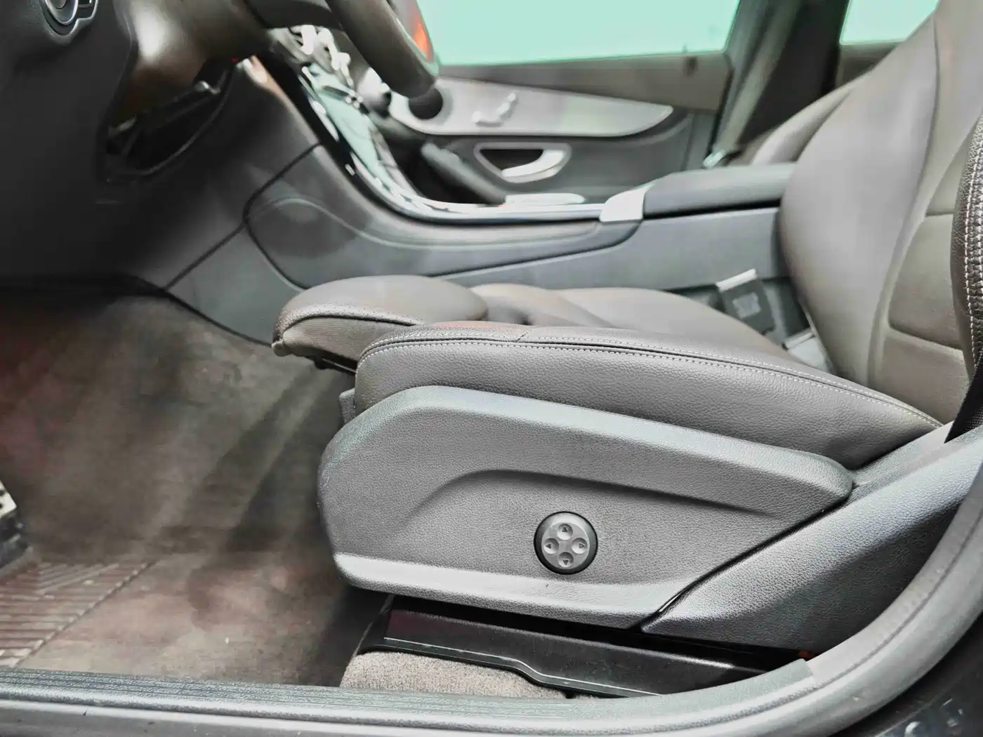 Mercedes-Benz GLC 2020 Facelift GLC 260 L 4MATIC Dynamic фото 29