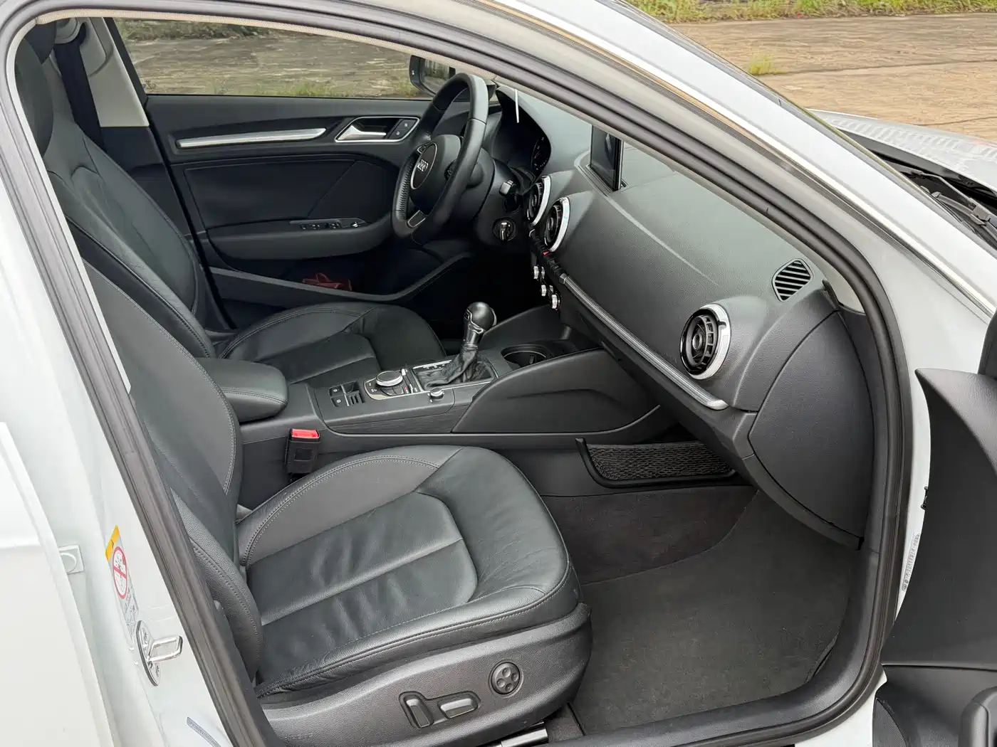 Audi A3 2014 Sportback 35 TFSI Automatic Comfort фото 9