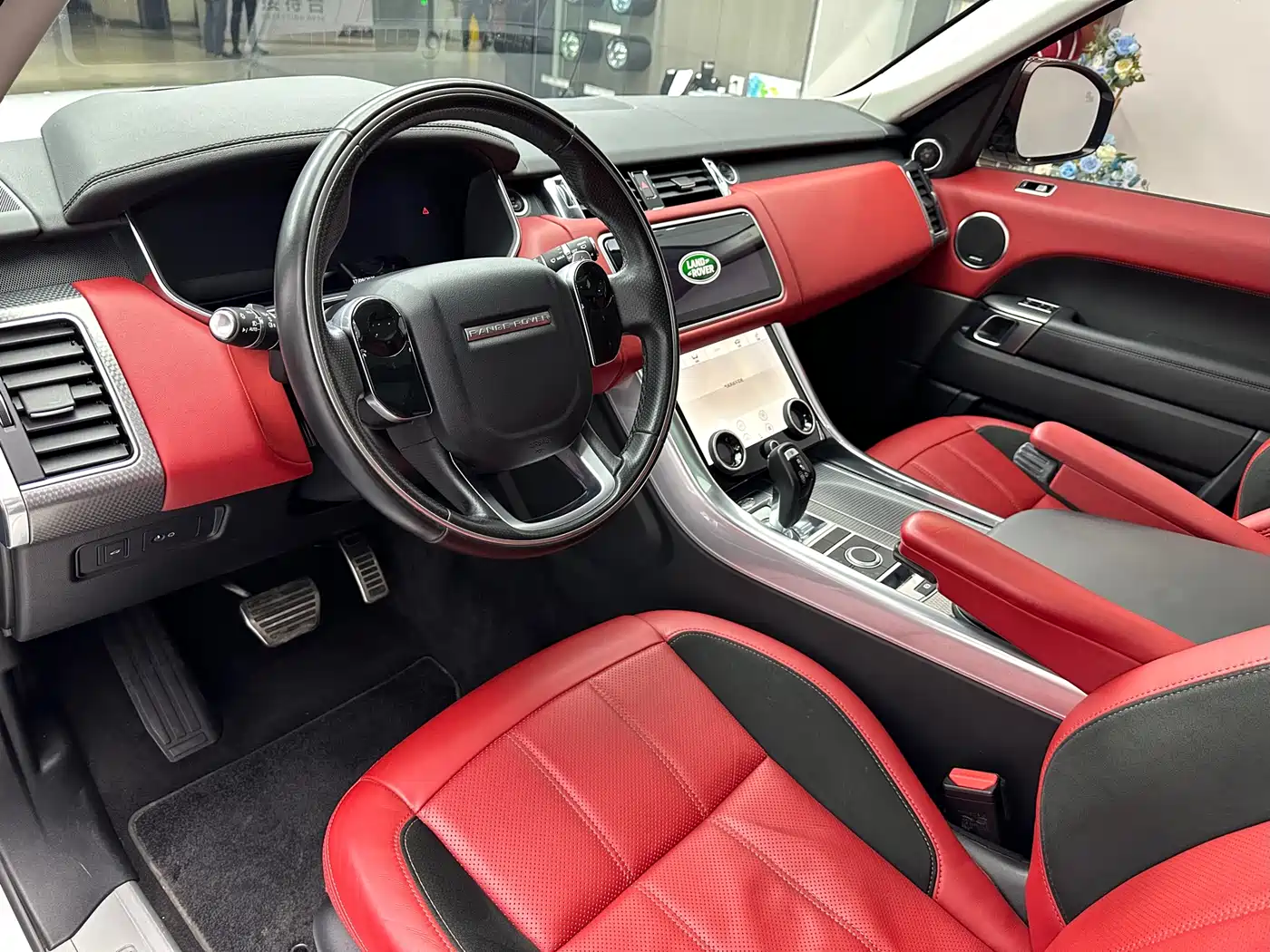 Land Rover Range Rover Sport 2022 3.0 L6 Gloss Black Edition фото 7