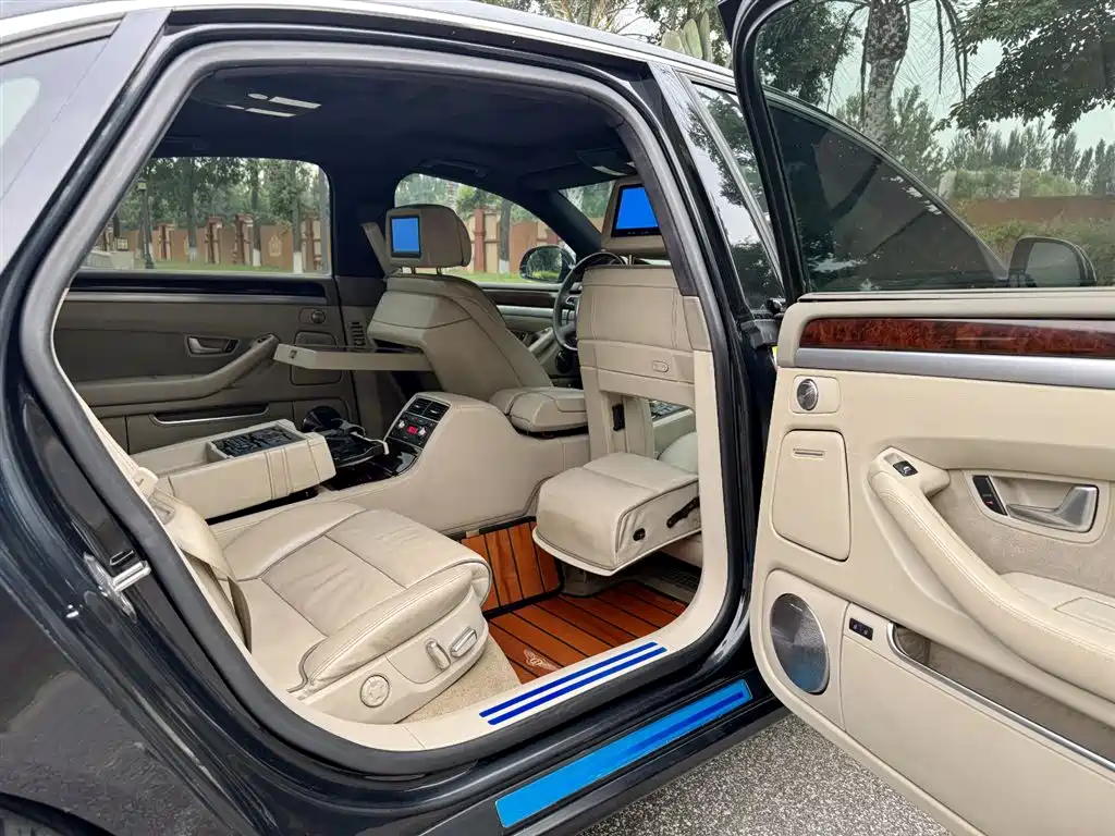 Audi A8 2009 Audi A8L 6.0 W12 quattro Exclusive фото 14