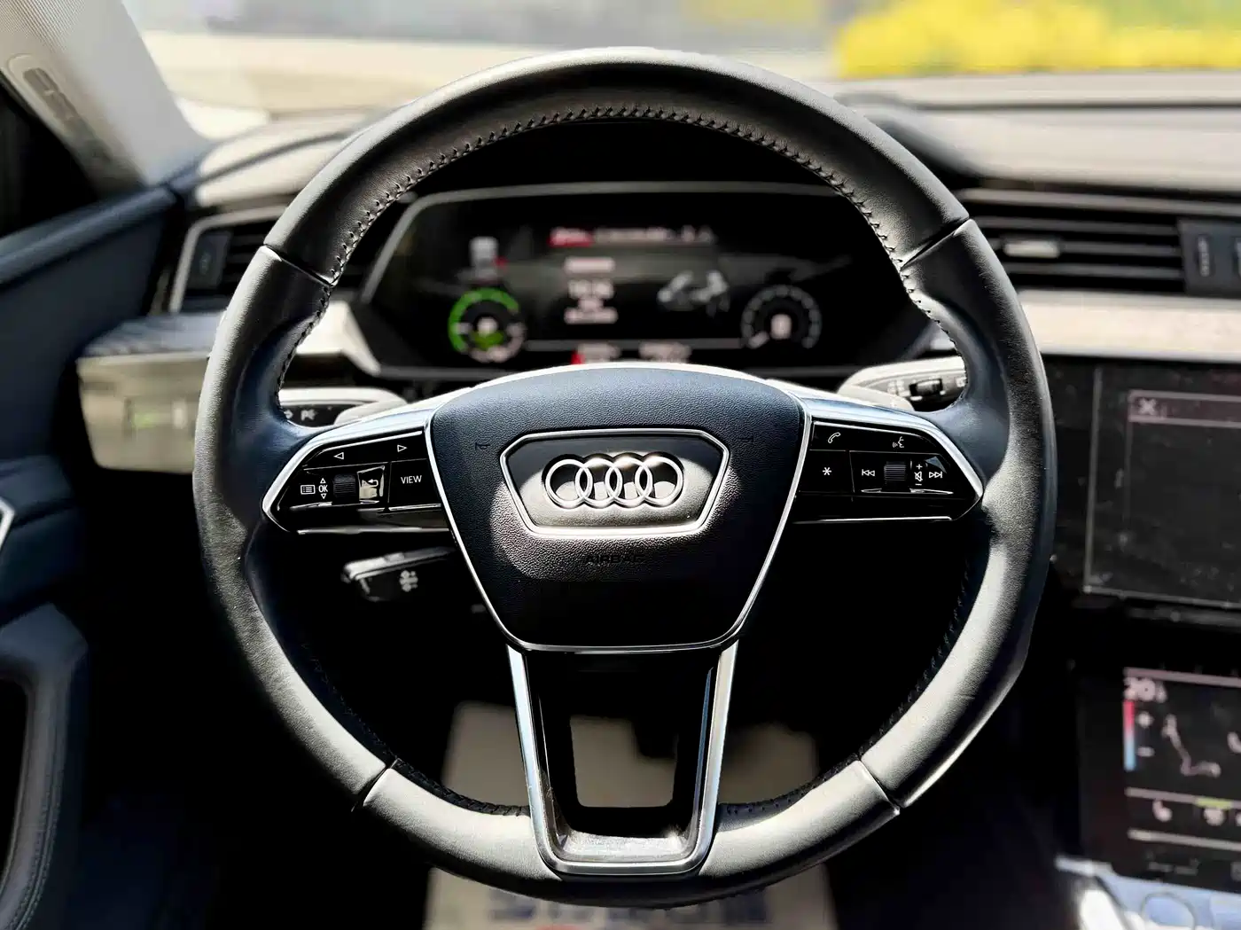 Audi e-tron (Import) 2019 55 quattro Fashion фото 9