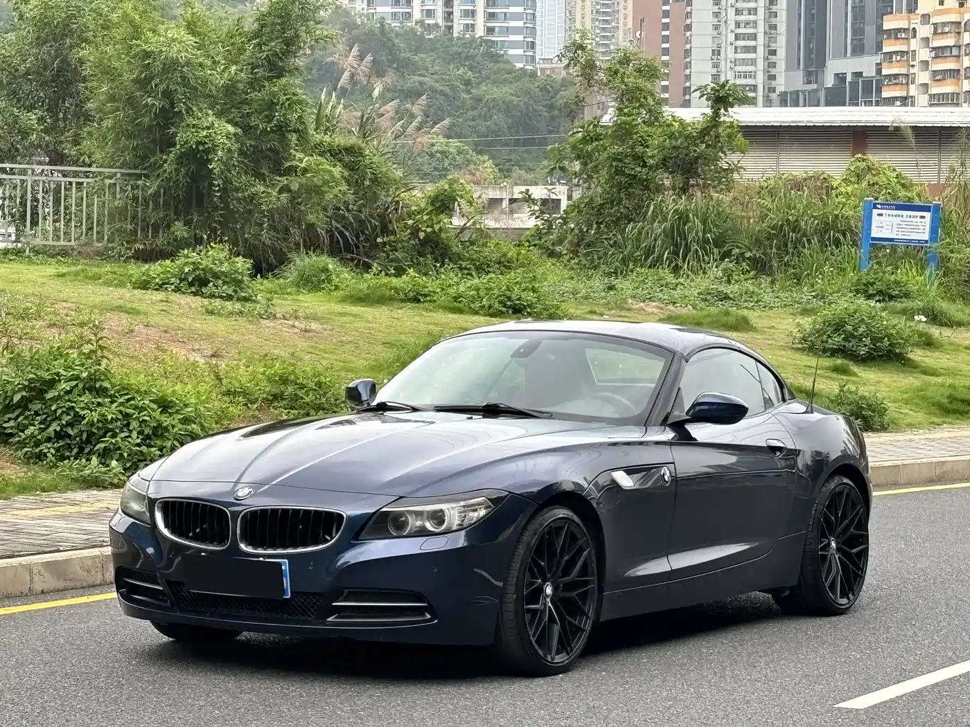 BMW Z4 2013 sDrive20i Leading фото 24