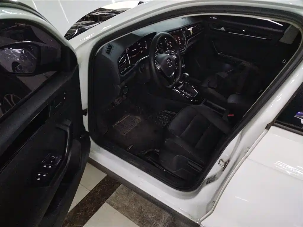 Volkswagen T-ROC 2020 280TSI DSG 2WD Comfort фото 12