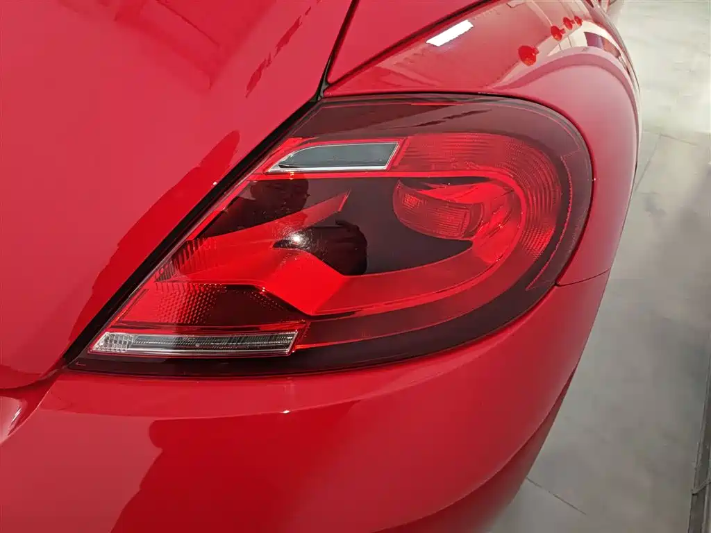Volkswagen Beetle 2018 180TSI Easy Joy Edition фото 24