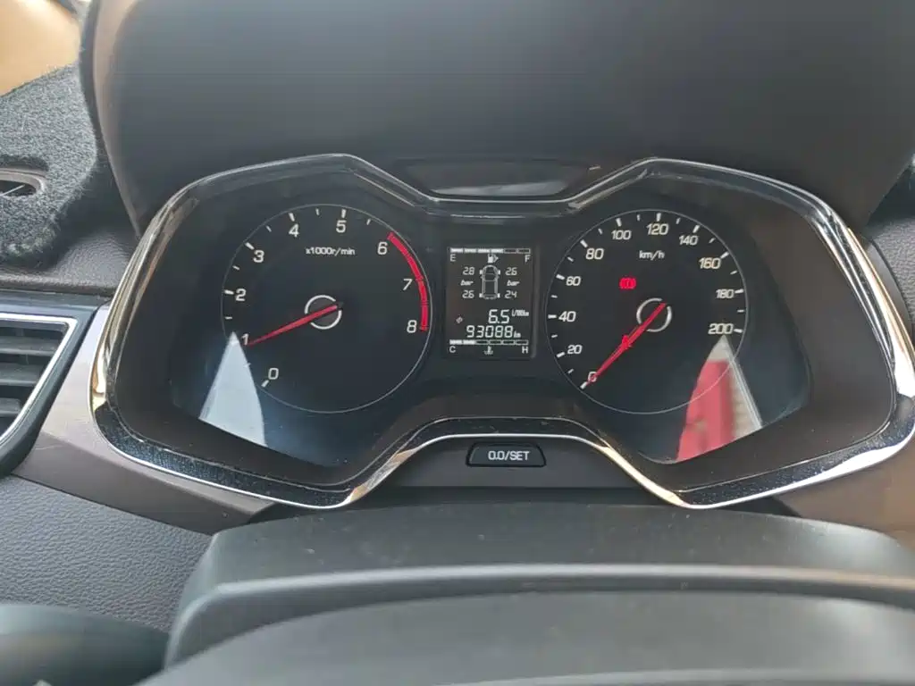 Baojun 310W 2018 2017 1.5L Manual Fashion Edition (China V)