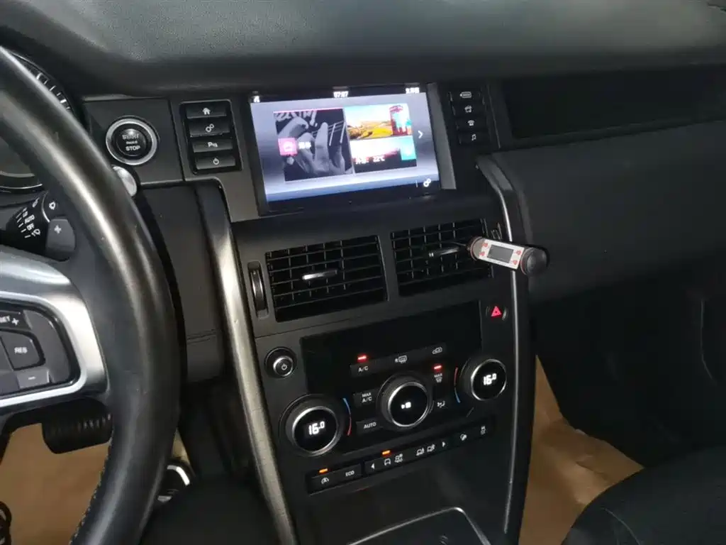 Land Rover Discovery Sport 2017 2.0T Cool Black Limited Edition фото 13