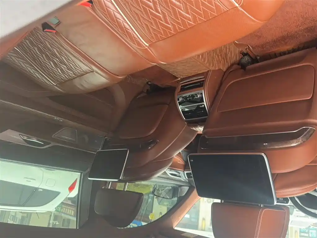 BMW 7 Series 2019 Facelift 740Li xDrive Executive Luxury Package фото 4