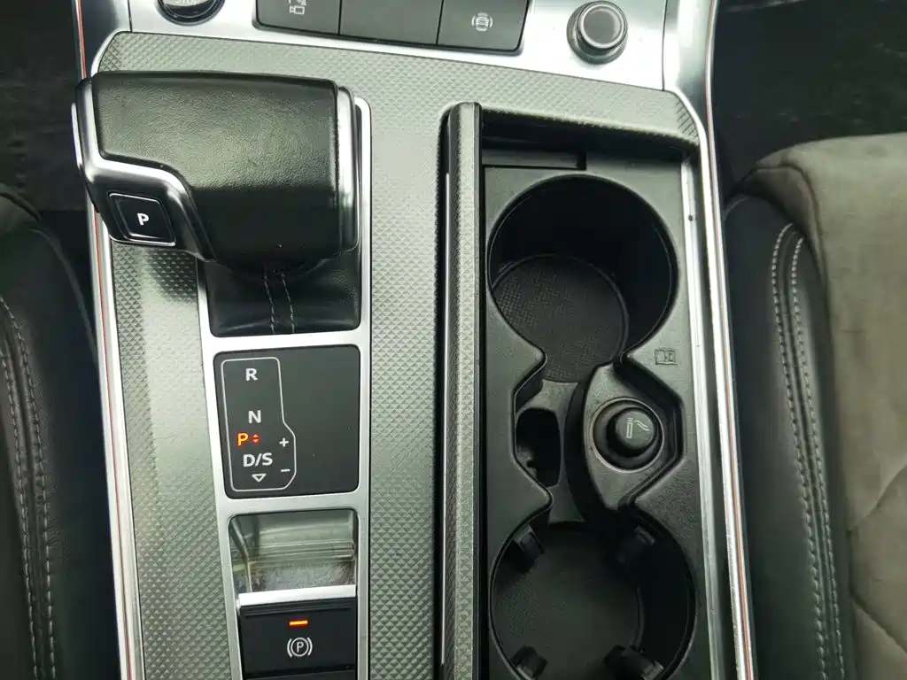 Photo 13 - Audi A6L
