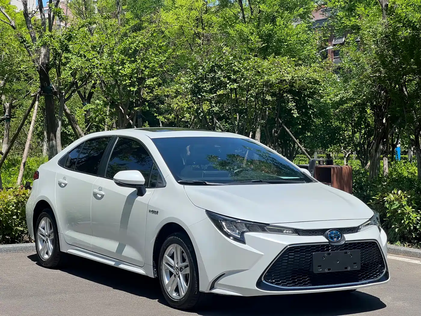 Toyota Levin 2021 Dual Engine 1.8H E-CVT Luxury Edition фото 3