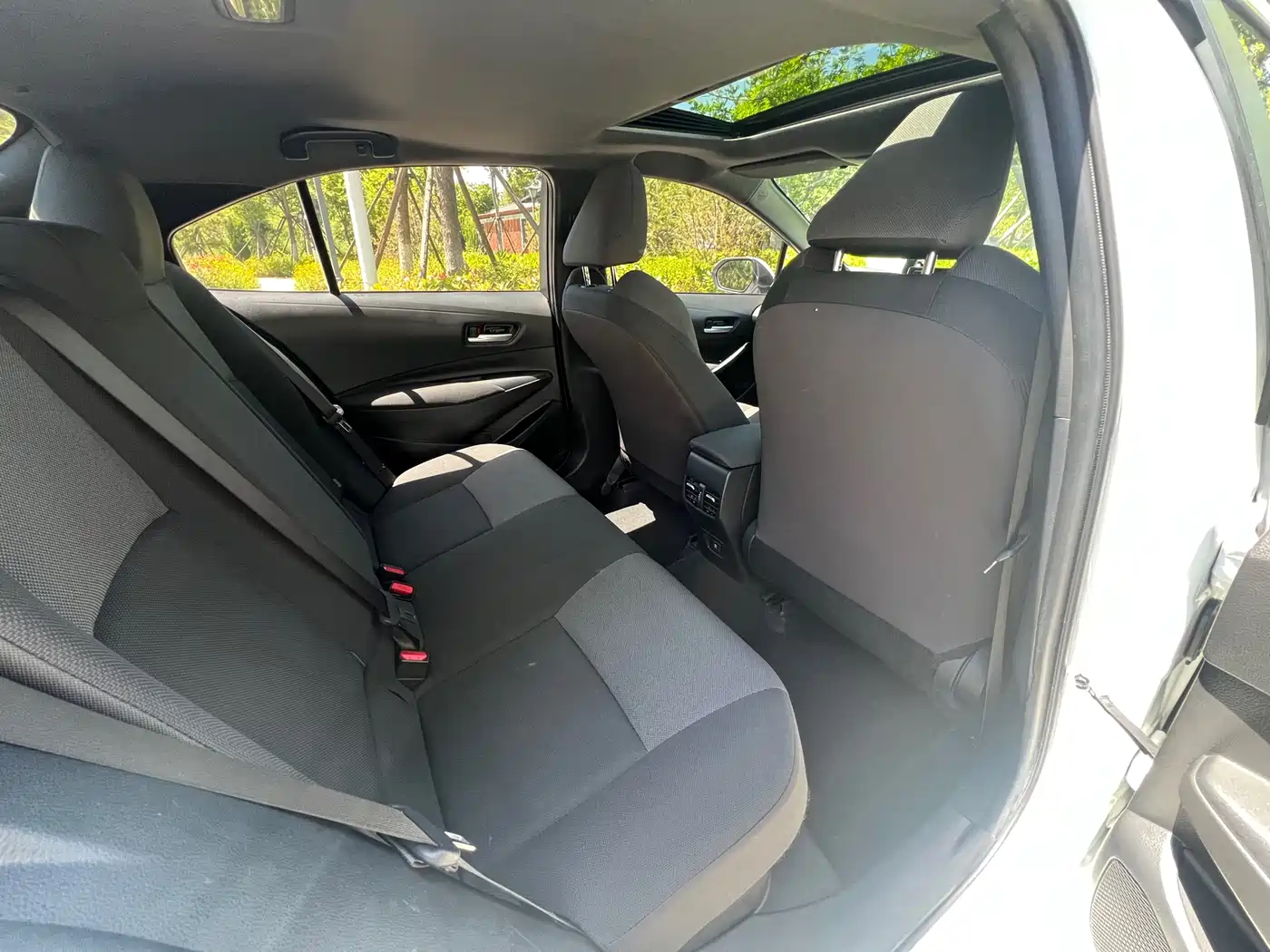 Toyota Levin 2021 Dual Engine 1.8H E-CVT Luxury Edition фото 10