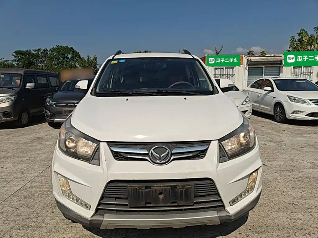 BAIC Huansu S3 2015 2014 1.5L Luxury (China IV)