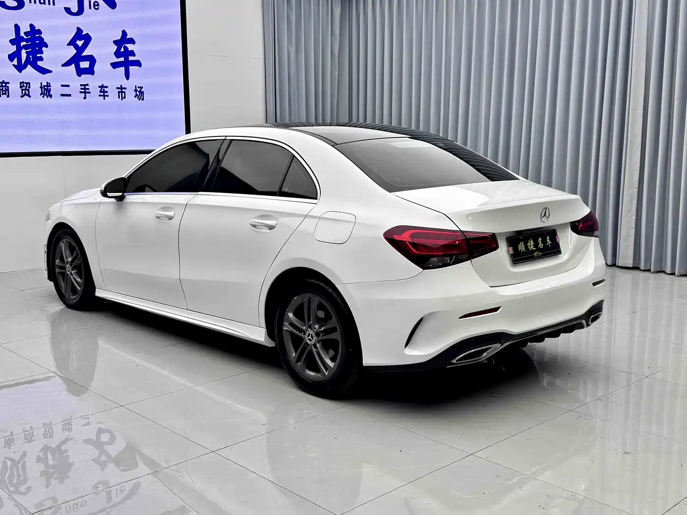 Mercedes-Benz A-Class 2019 A 180 L Sport Sedan фото 14