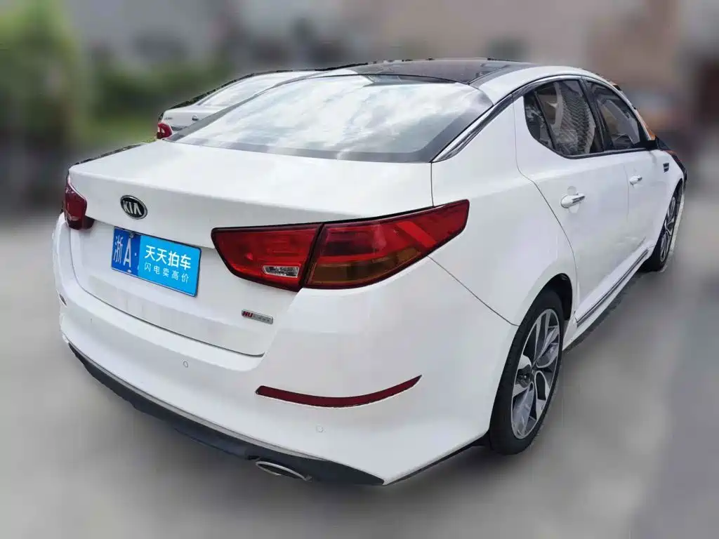 Photo 5 - Kia K5