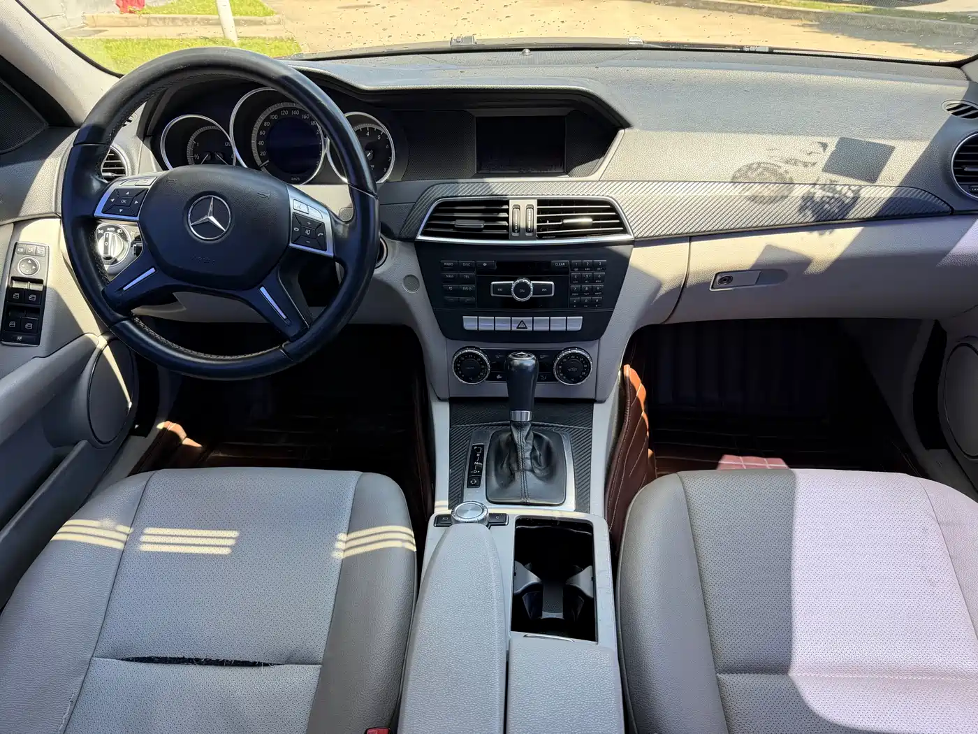 Mercedes-Benz C-Class 2013 Model C 180 CGI Classic фото 16