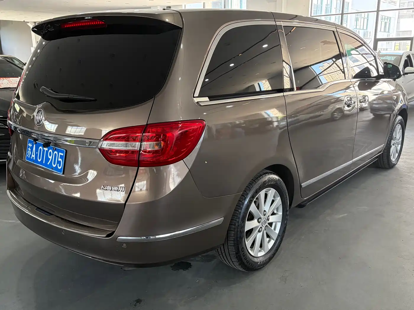 Buick GL8 2017 25S Luxury China V фото 5