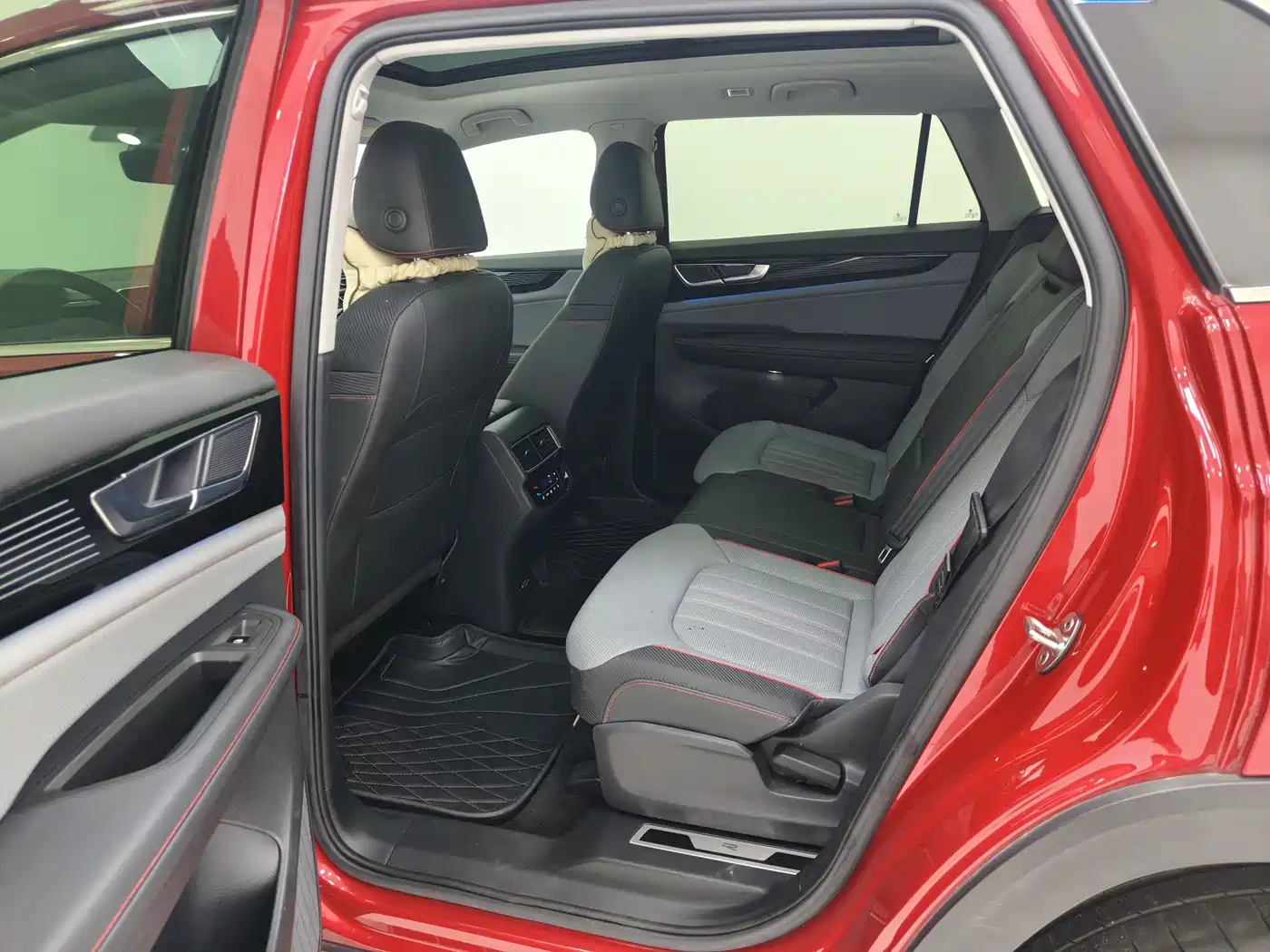 Volkswagen Teramont 2023 Teramont X 380TSI 4Motion Premium Luxury фото 7