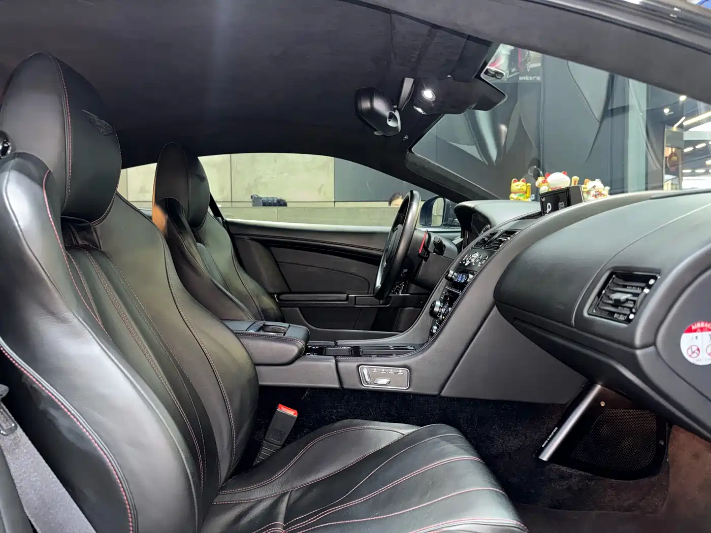 Aston Martin DB9 2014 6.0L Carbon Black Coupe фото 19