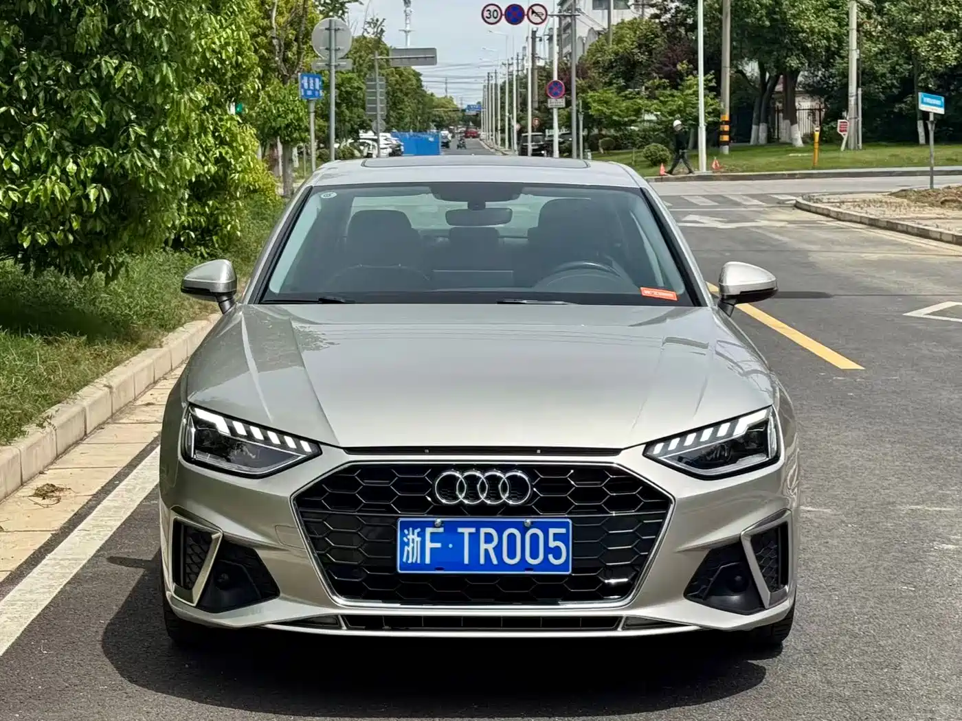 Audi A4L 2020 40 TFSI Fashion Dynamic Edition фото 2