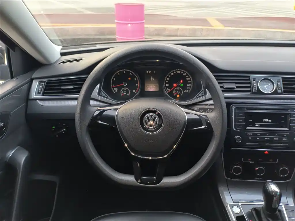 Volkswagen Passat 2017 330TSI DSG Prestige фото 11