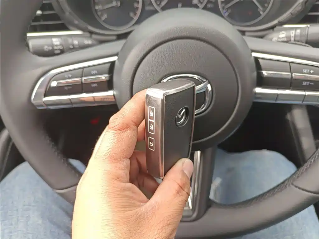 MAZDA 3 ANGKESAILA
