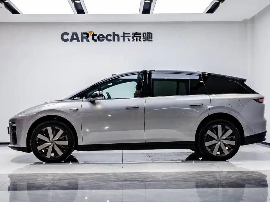 Li Auto i6 2026 2025 4WD Base Model