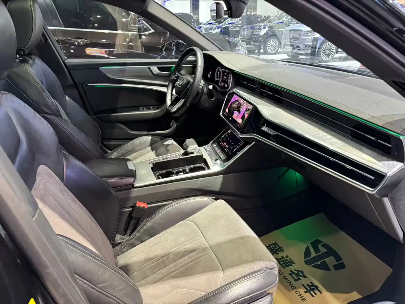 Audi A6L 2019 40 TFSI Luxury Dynamic фото 15