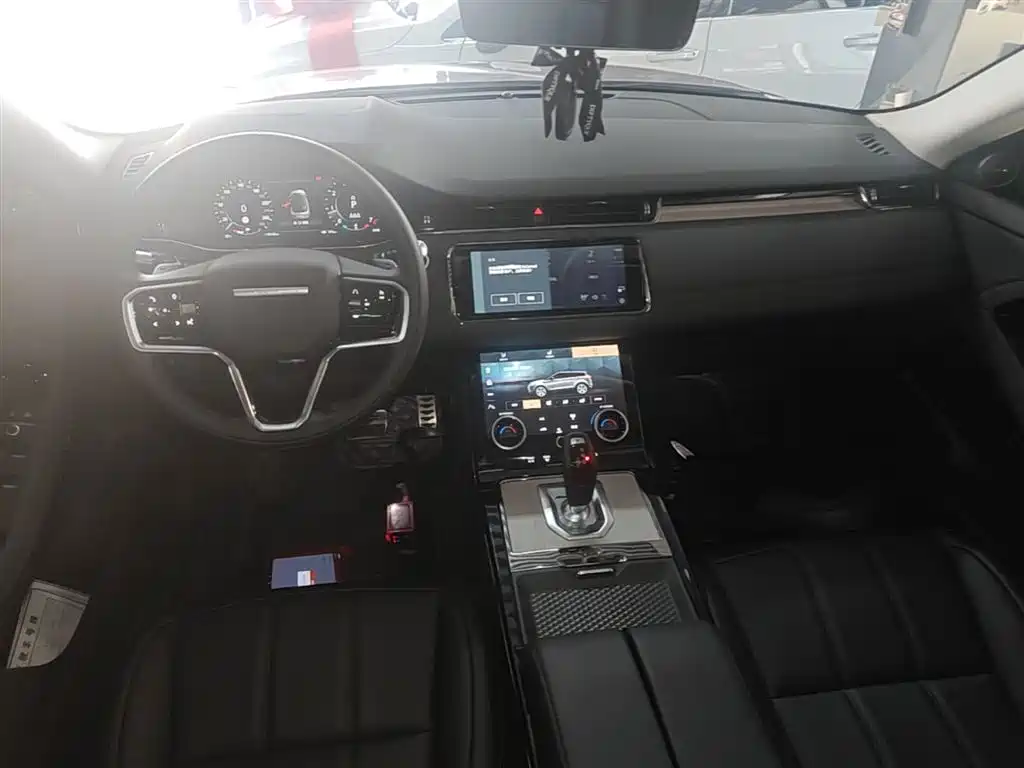 Land Rover Range Rover Evoque 2022 Facelift Range Rover Evoque L 249PS R-Dynamic Luxury фото 10