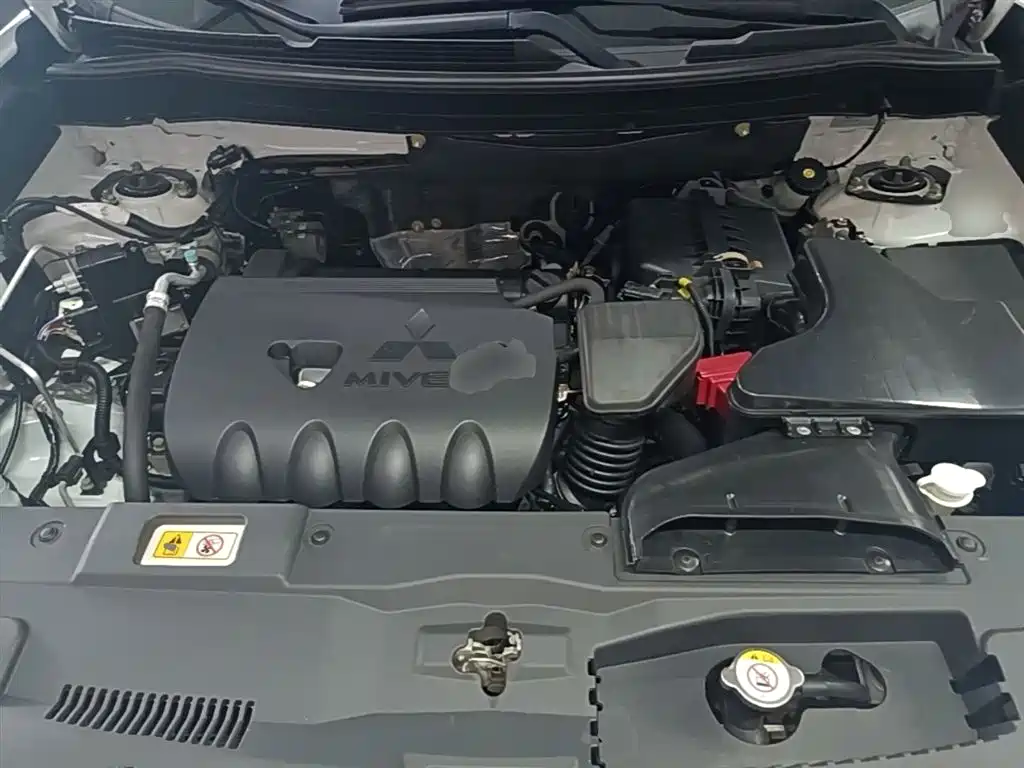 Mitsubishi Outlander 2019 2.4L 4WD Deluxe Edition 5-seater China V фото 20