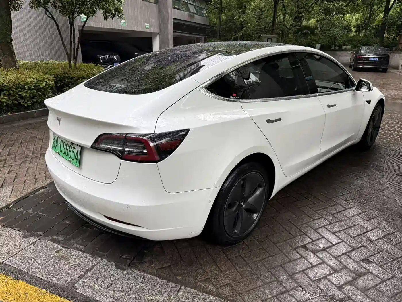 TESLA MODEL 3 (IMPORTED)