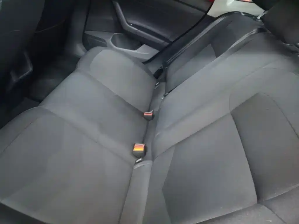 Volkswagen Polo 2019 Plus 1.5L Automatic Panorama Enjoyment Edition фото 17