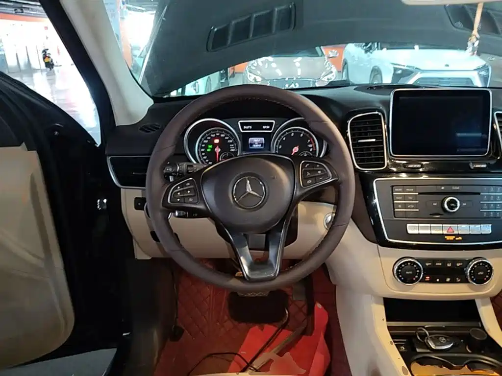 Mercedes-Benz GLE 2015 GLE 400 4MATIC фото 11