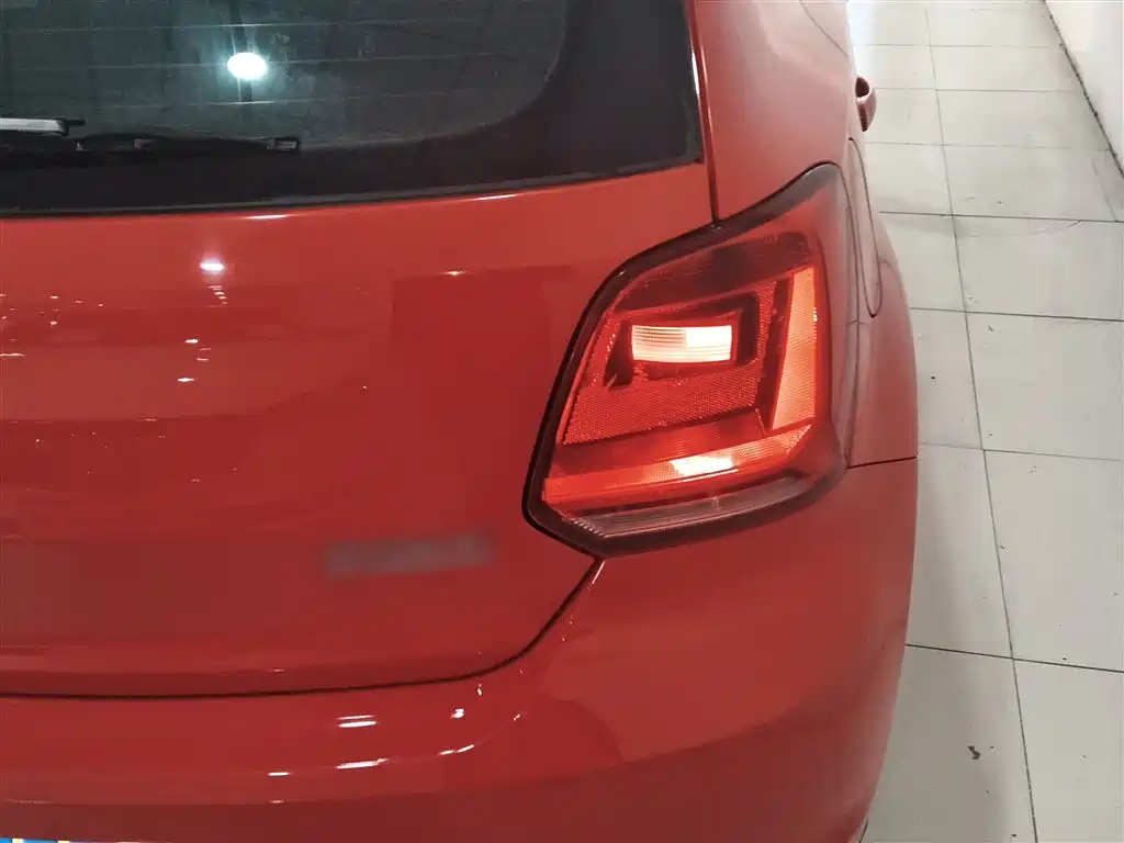 Volkswagen Polo 2016 1.4L Automatic Trend фото 24