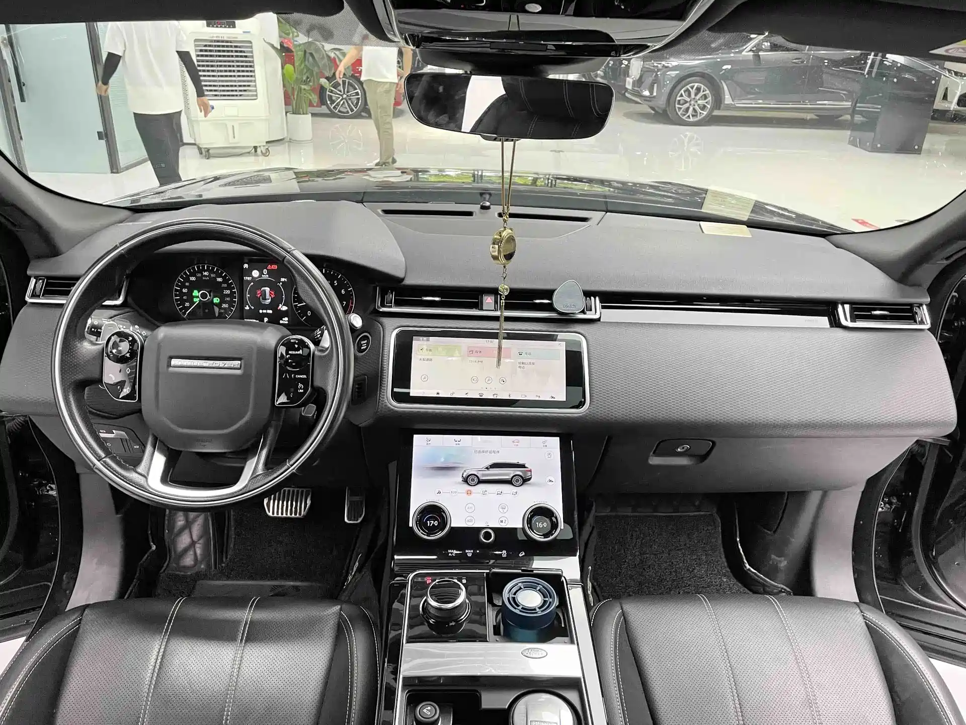 Фото 5 - Land Rover Range Rover Velar
