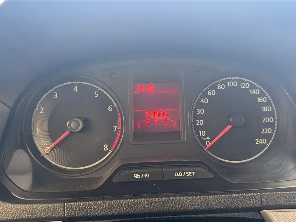 Volkswagen Jetta 2017 1.5L Manual Comfort фото 11