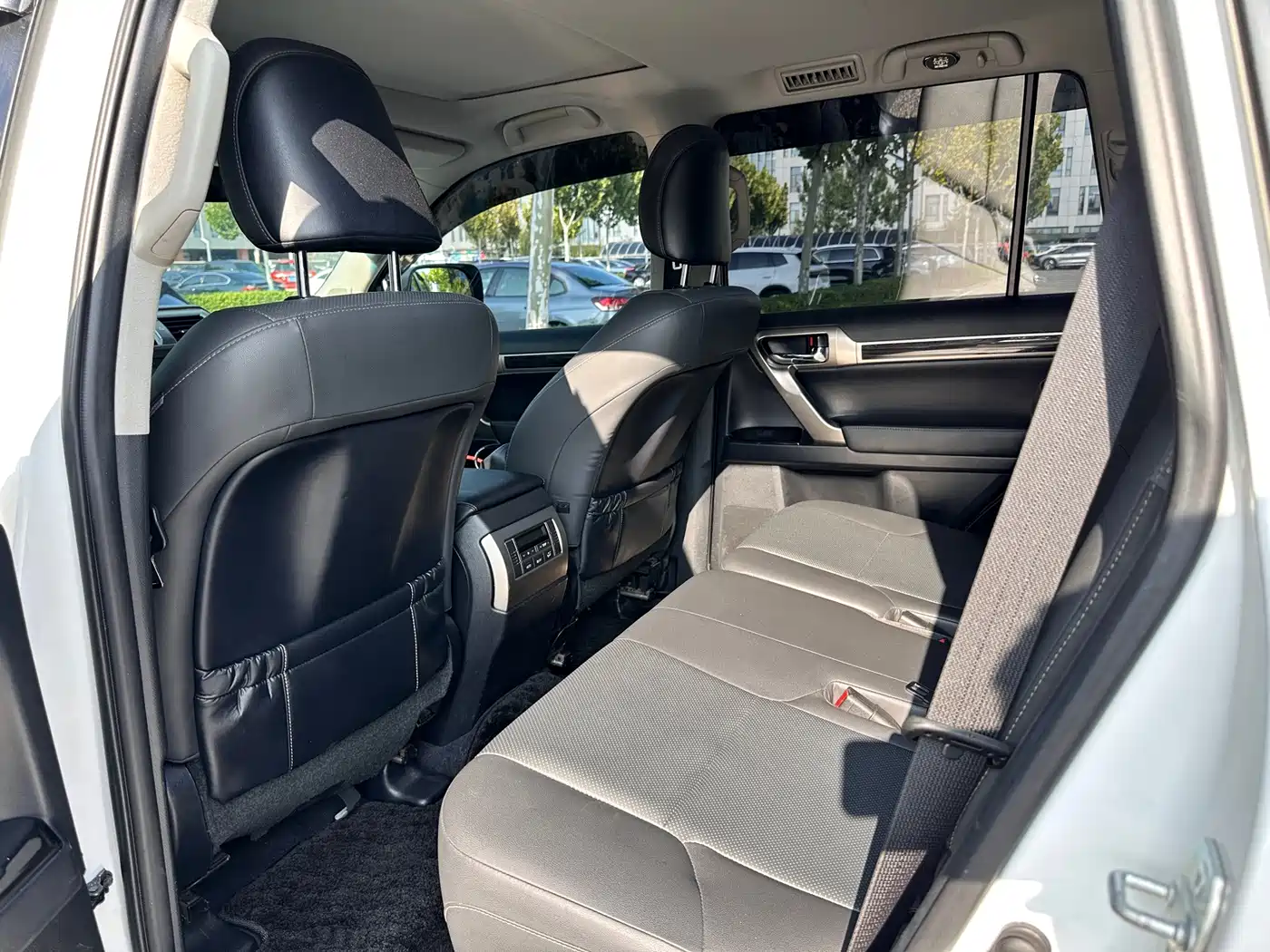 Фото 7 - Lexus GX