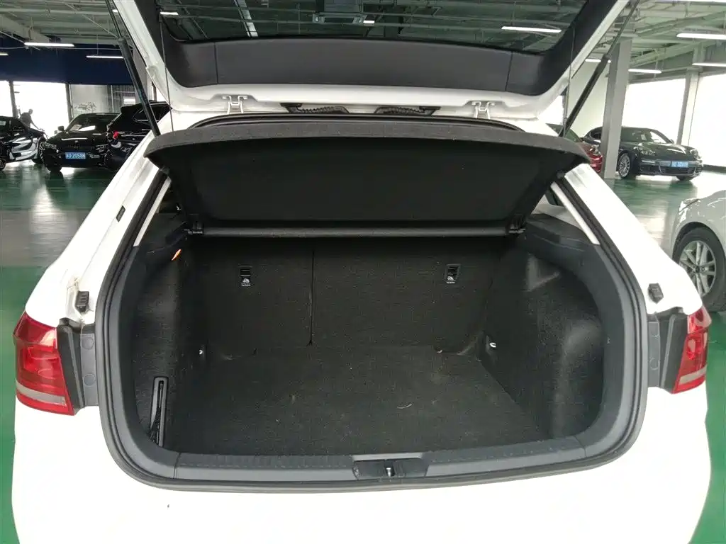Volkswagen Lavida Tour 2017 180TSI DSG Comfort Edition фото 15