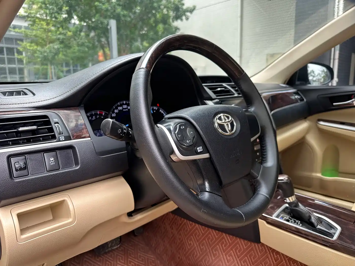 Toyota Camry 2016 2.0G 10th Anniversary Luxury Edition фото 22