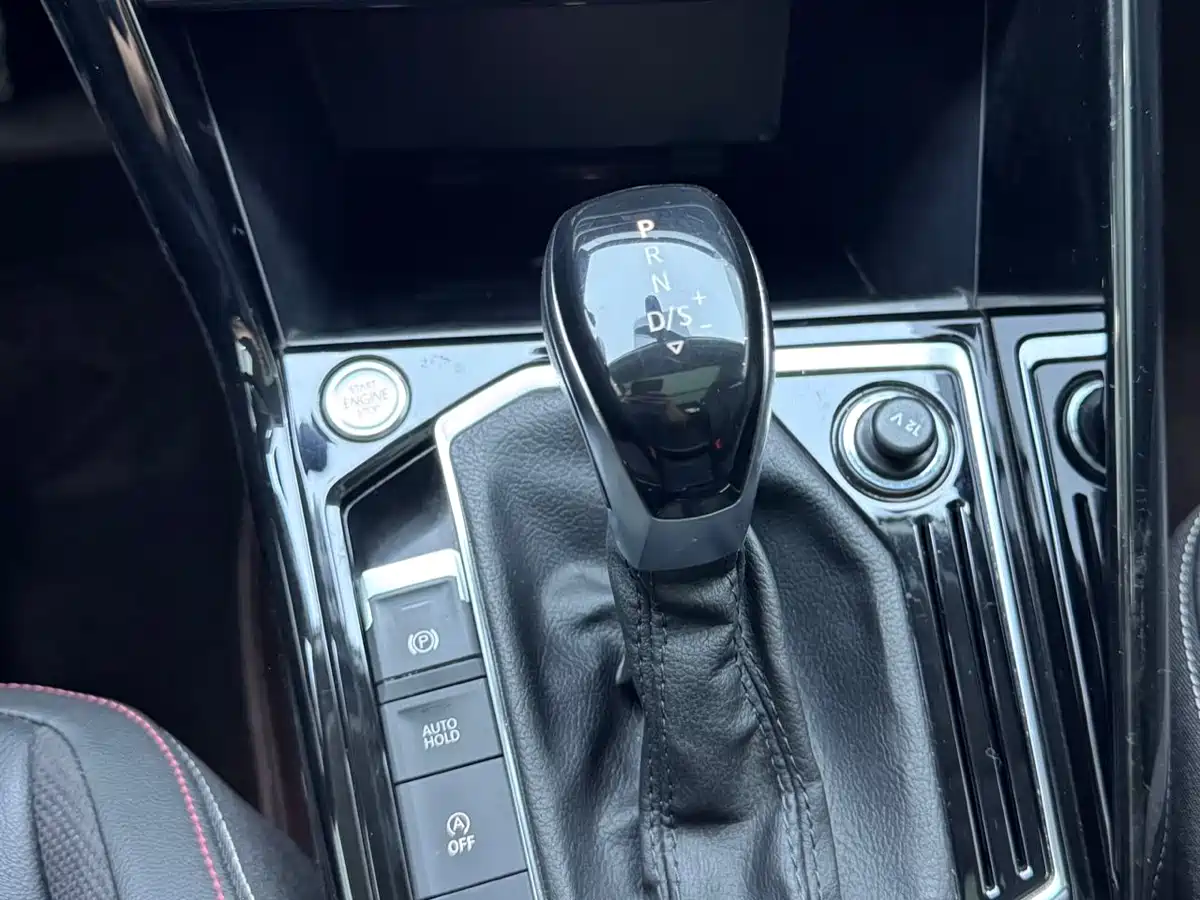 Volkswagen Tayron 2022 280TSI 2WD Luxury Smart Connect Edition фото 8