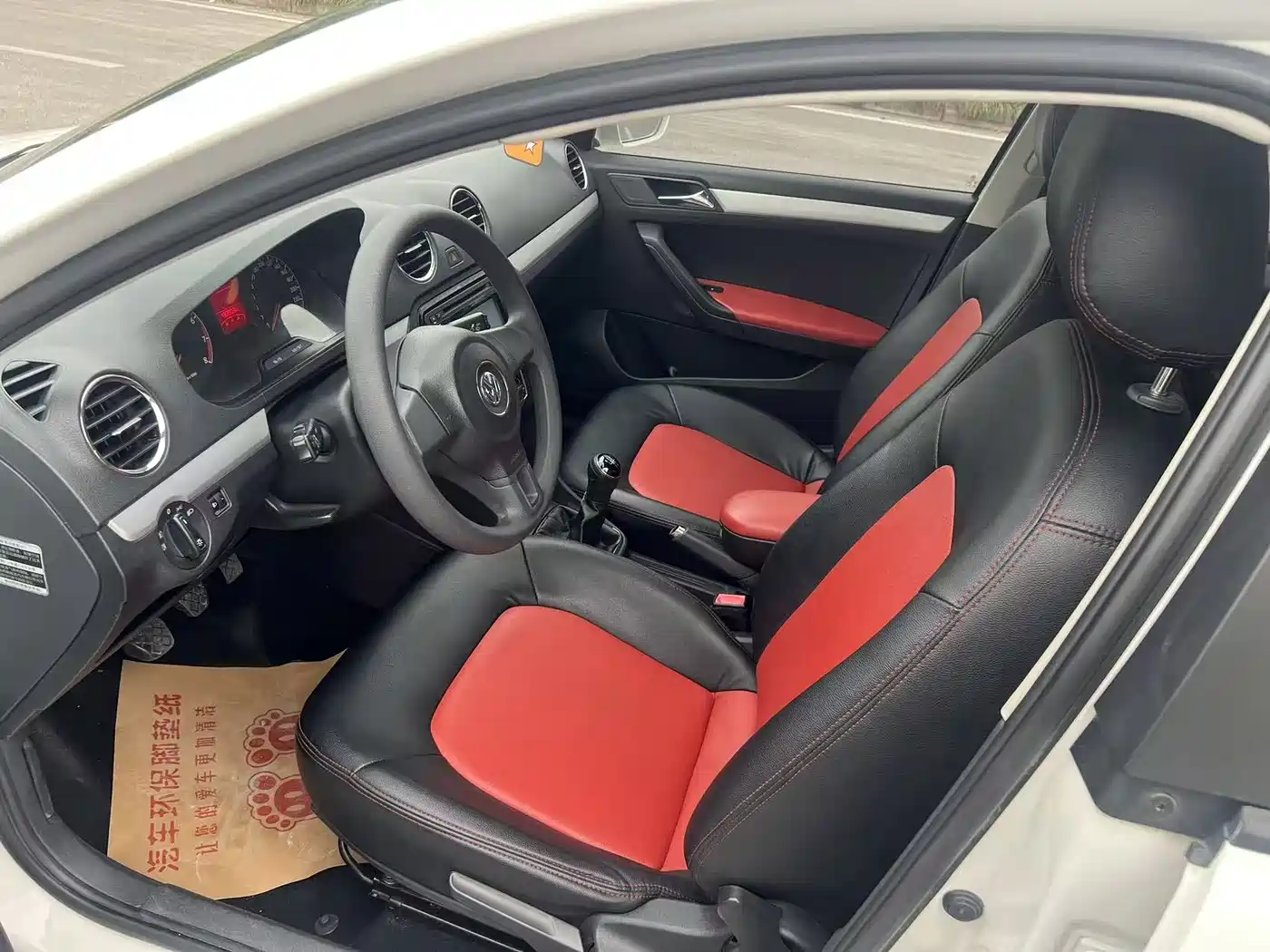Volkswagen Jetta 2015 1.6L Manual Comfort фото 9