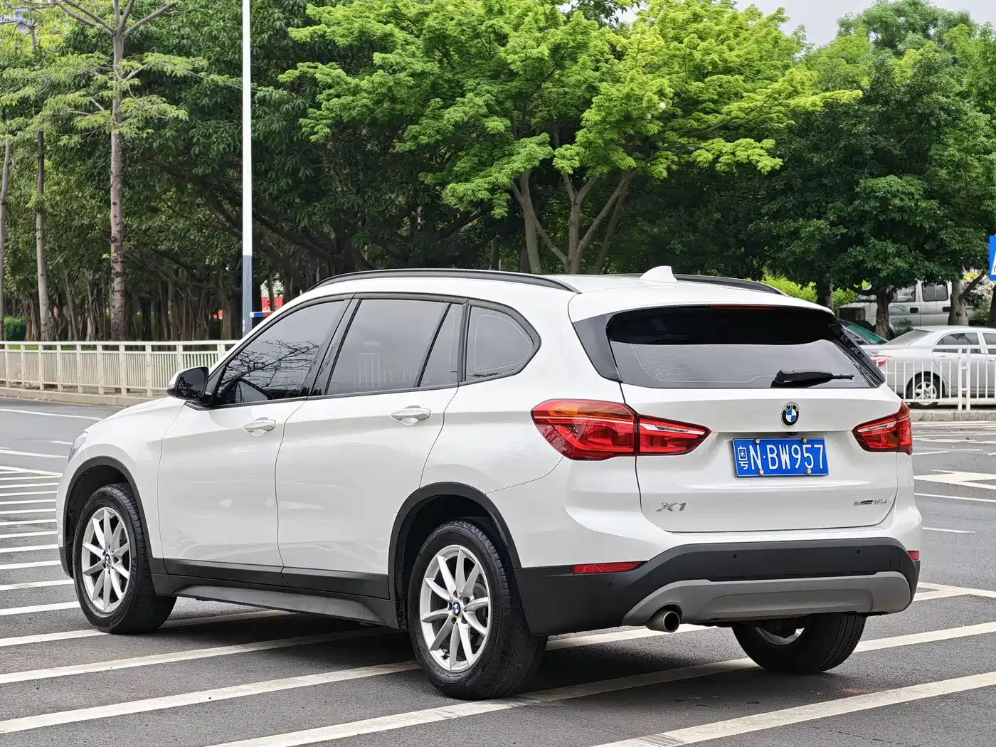 BMW X1 2019 sDrive18Li Fashion Model фото 4
