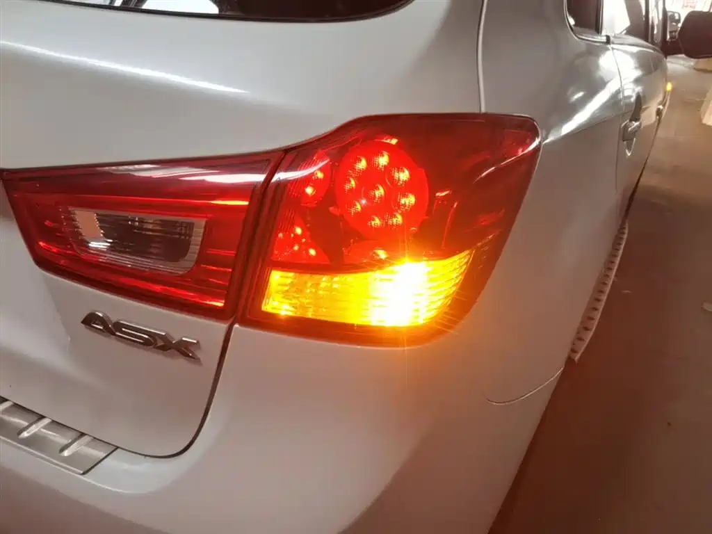 Mitsubishi ASX 2013 2.0L CVT 2WD Elite фото 8
