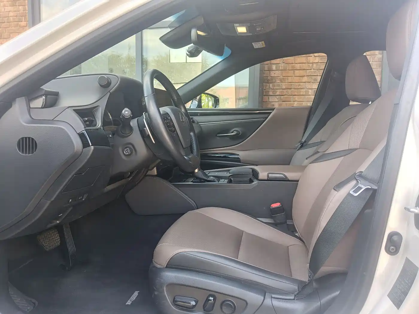 Lexus ES 2021 200 Excellence Edition фото 13
