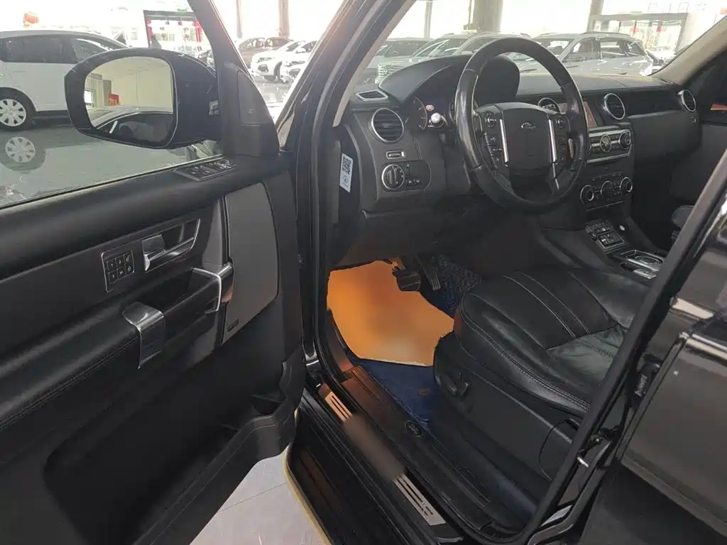 Land Rover Discovery 2016 3.0 SC V6 SE фото 16