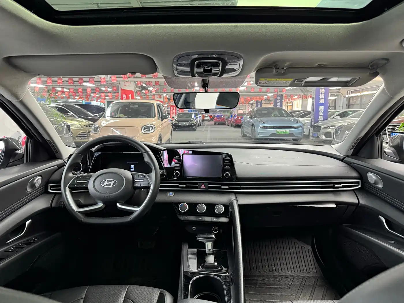 Hyundai Elantra 2023 1.5L CVT GLX Elite Edition фото 7