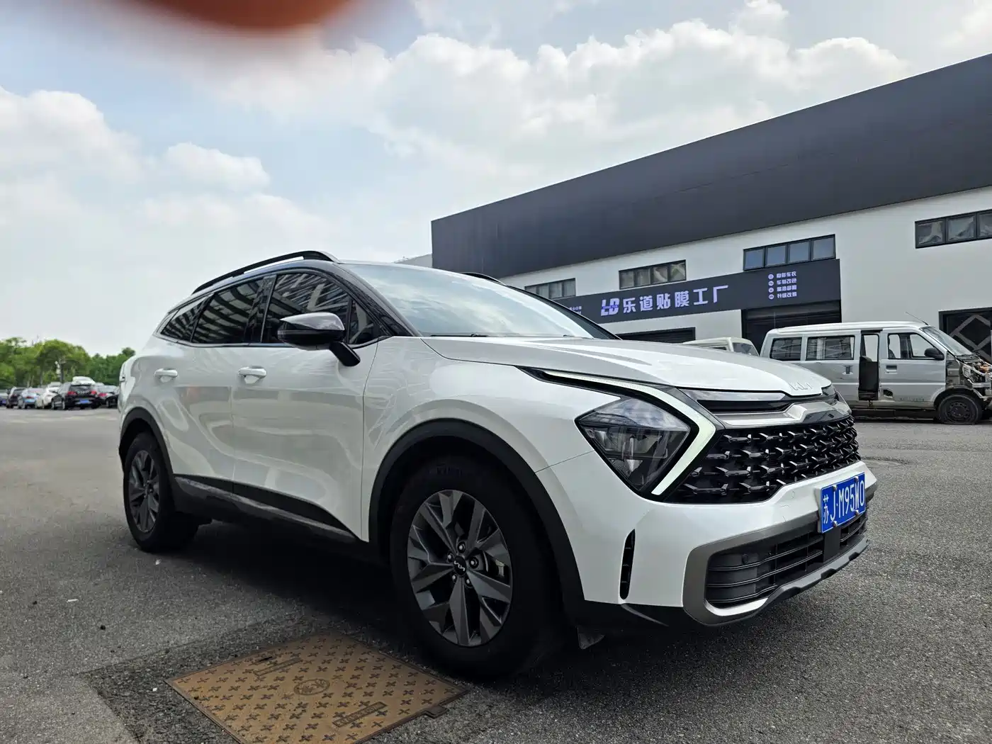 Kia Sportage 2023 1.5T 2WD Premium Edition фото 3